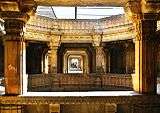 Adalaj Stepwell VI.jpg