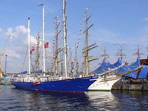 The S/V Concordia alongside the SS Sørlandet.