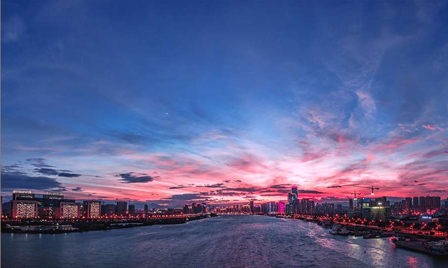 Fuzhou skyline, the eastern part of city hall is on the left, and the Central Business District is on the right.