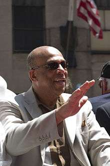 Orlando Cepeda waving to a crowd