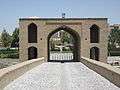 Shahrestan Bridge (Isfahan) 004.jpg